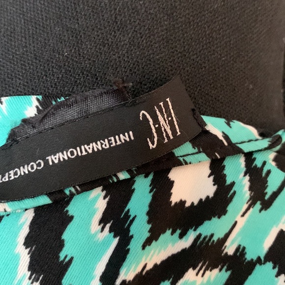 Sleeveless Dress with silver bead embellishment - Picture 5 of 5